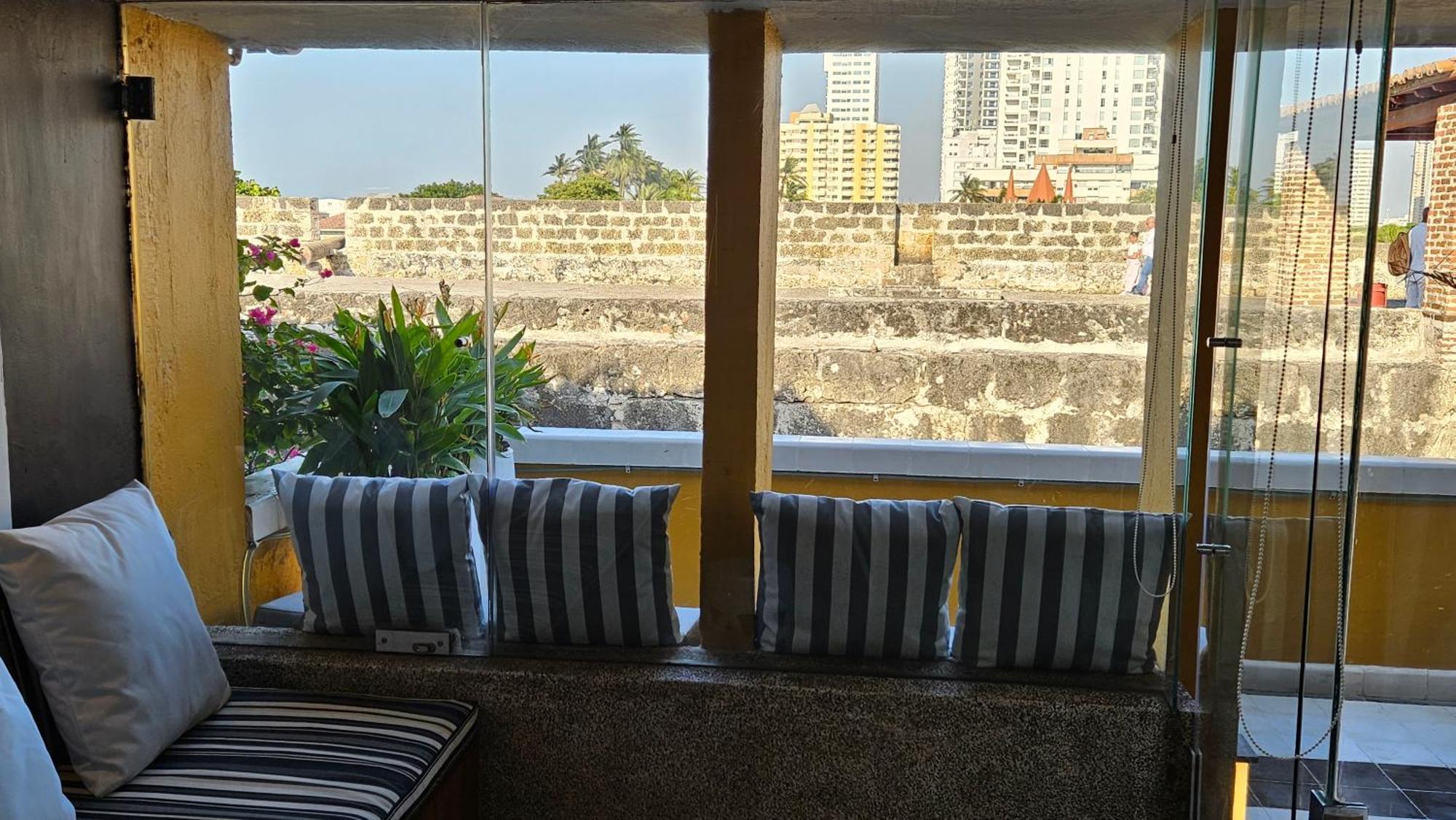 Cartagena Apartamento Duplex Vista Al Mar Y Murallas Nuevo En La Ciudad Amurallada 아파트 외부 사진